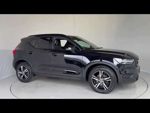 2022 VOLVO XC40