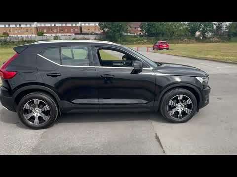 2021 VOLVO XC40