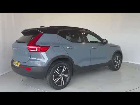 2021 VOLVO XC40