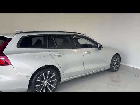 2022 VOLVO V60