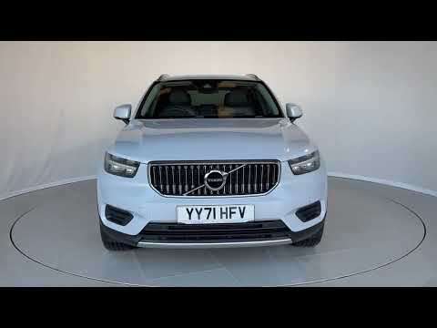 2021 VOLVO XC40