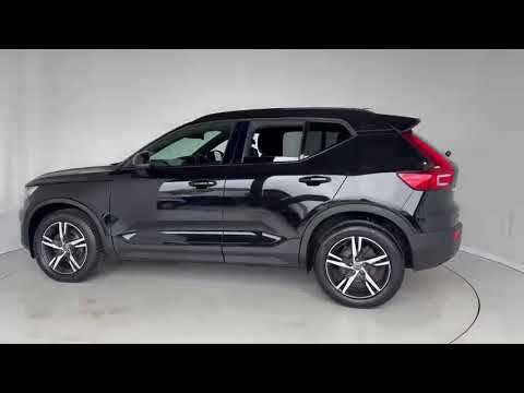2021 VOLVO XC40