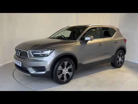 2021 VOLVO XC40