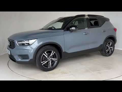 2022 VOLVO XC40