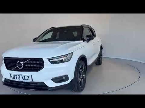 2021 VOLVO XC40
