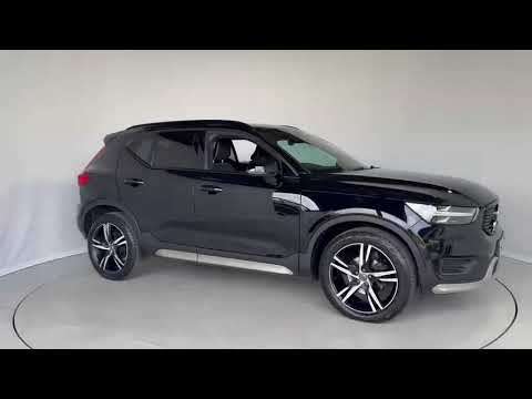 2021 VOLVO XC40
