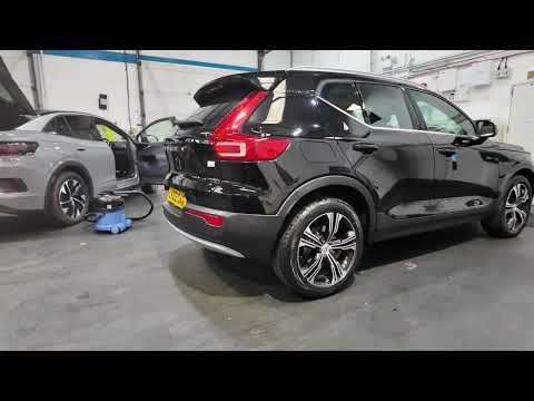 2022 VOLVO XC40