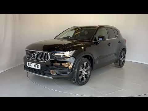 2022 VOLVO XC40