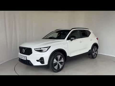 2023 VOLVO XC40
