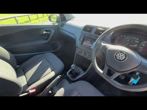 2015 VOLKSWAGEN POLO