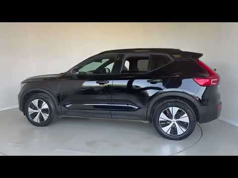 2022 VOLVO XC40