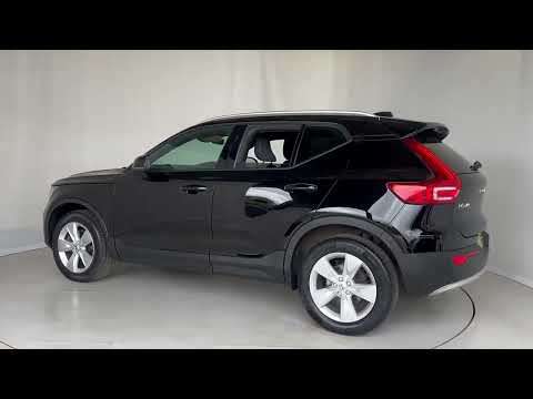 2023 VOLVO XC40