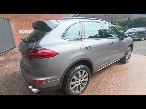 2016 PORSCHE CAYENNE