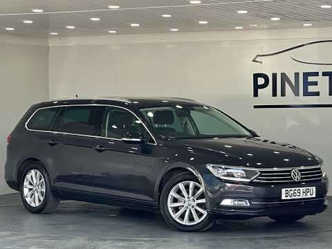2019 VOLKSWAGEN PASSAT