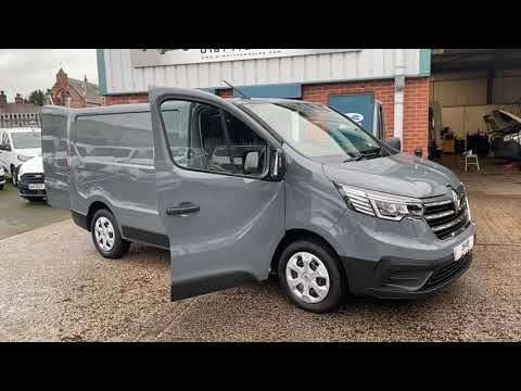 2022 RENAULT TRAFIC