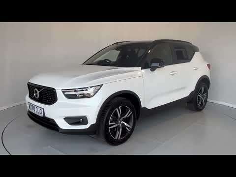 2021 VOLVO XC40