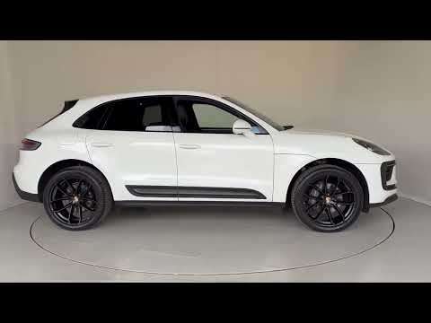 2022 PORSCHE MACAN