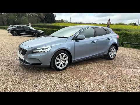 2017 VOLVO V40