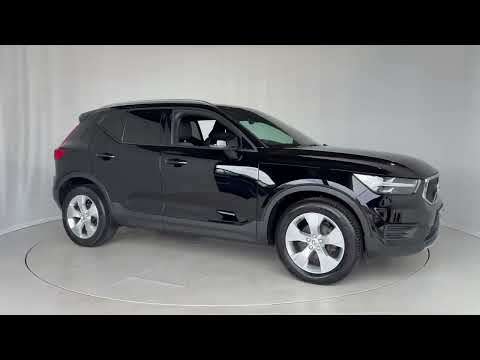 2022 VOLVO XC40