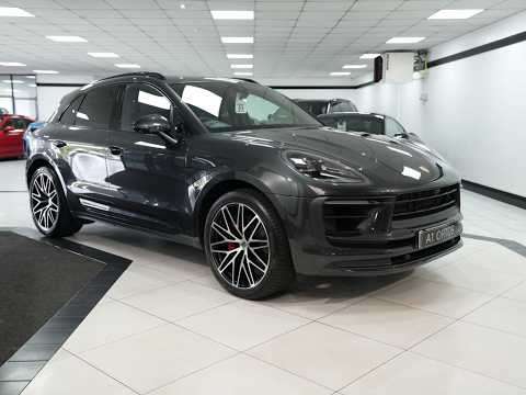 2022 PORSCHE MACAN