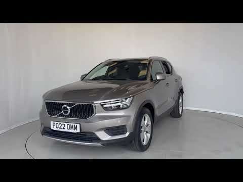2022 VOLVO XC40