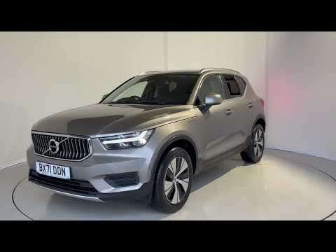2021 VOLVO XC40
