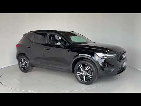 2022 VOLVO XC40