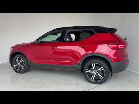 2022 VOLVO XC40