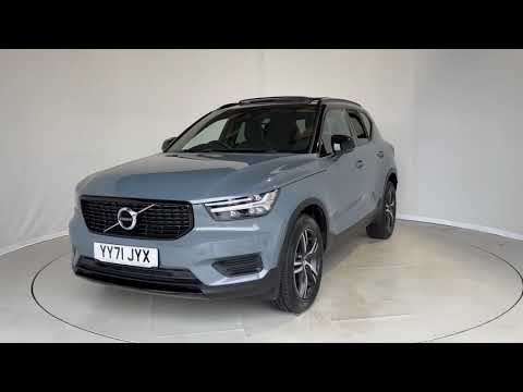 2021 VOLVO XC40