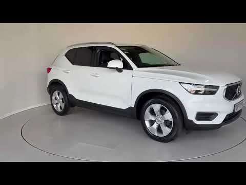 2021 VOLVO XC40