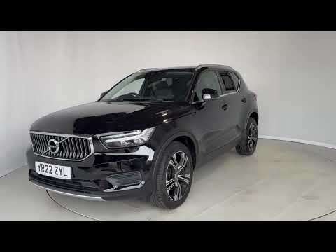 2022 VOLVO XC40