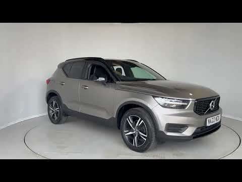 2022 VOLVO XC40