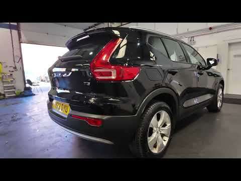 2022 VOLVO XC40