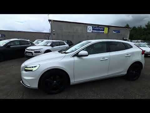 2017 VOLVO V40