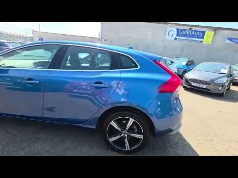 2017 VOLVO V40