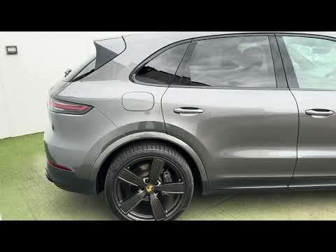 2020 PORSCHE CAYENNE