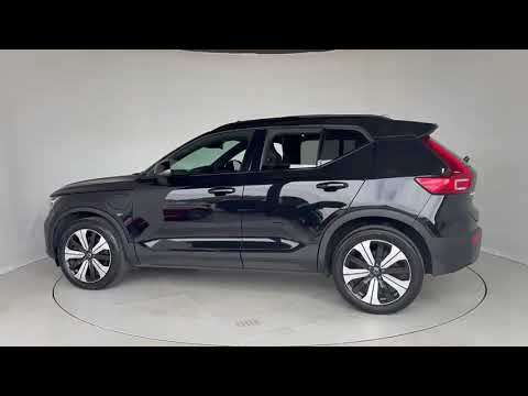 2022 VOLVO XC40