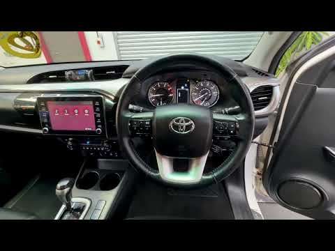 2022 TOYOTA HILUX