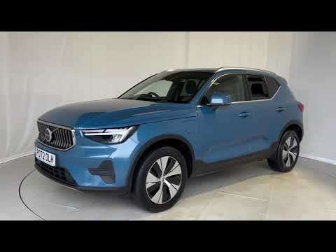 2022 VOLVO XC40