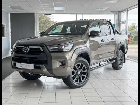 2023 TOYOTA HILUX