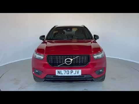 2021 VOLVO XC40