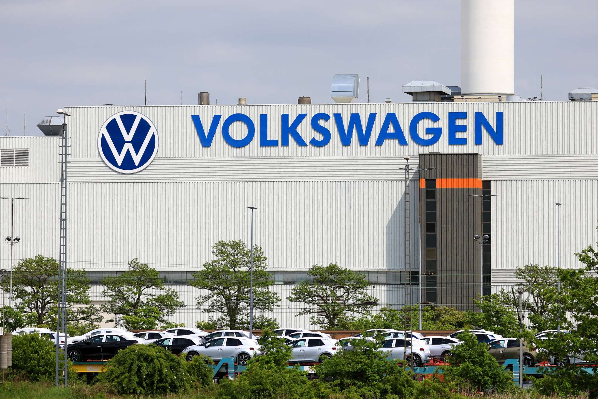 Volkswagen to cut thousands of jobs