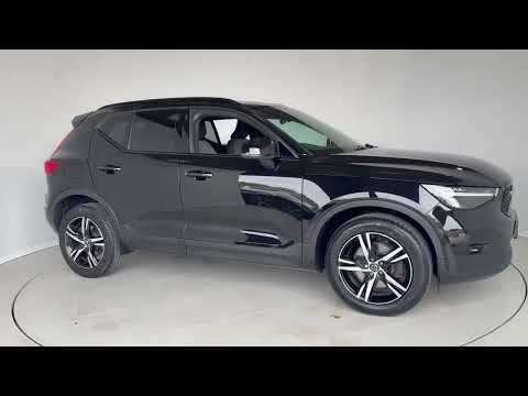 2022 VOLVO XC40