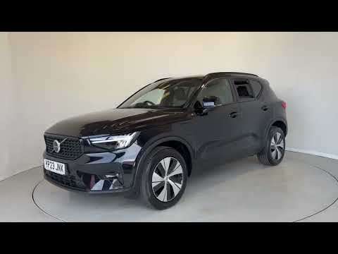 2023 VOLVO XC40