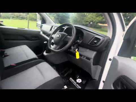 2017 TOYOTA PROACE
