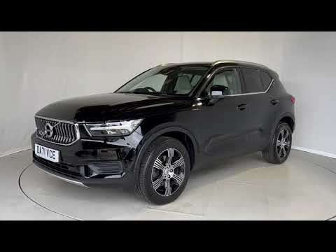 2021 VOLVO XC40