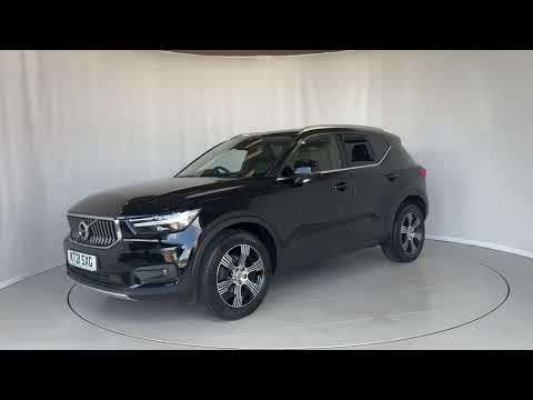 2021 VOLVO XC40