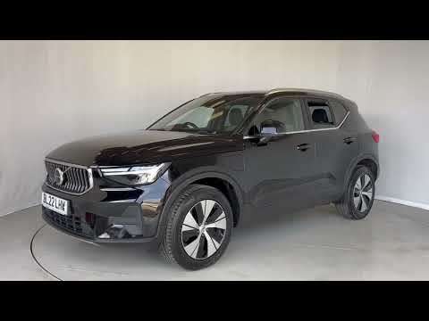 2022 VOLVO XC40