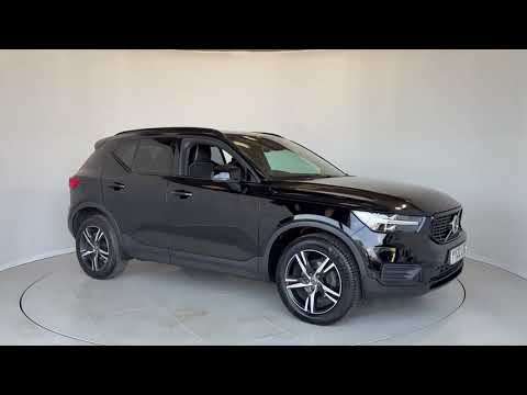 2022 VOLVO XC40