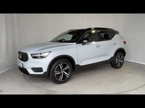 2021 VOLVO XC40